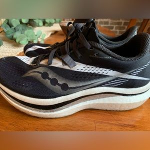 Saucony Endorphin. Very light weight!